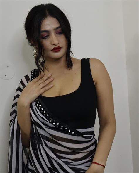Watch Sassy poonam .